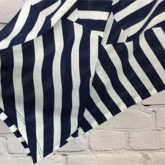 H&M Womens Sz S Tank Top Racerback Blue & White Geometric Print Handkerchief Hem - Picture 5 of 6